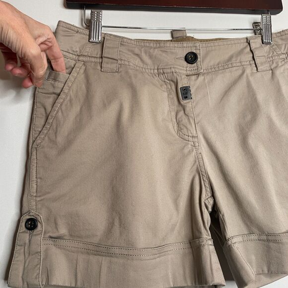 Caterpillar Inc Womankind Shorts Khaki Regular Fit Roll Tab Cuff Size 28 - Picture 9 of 15
